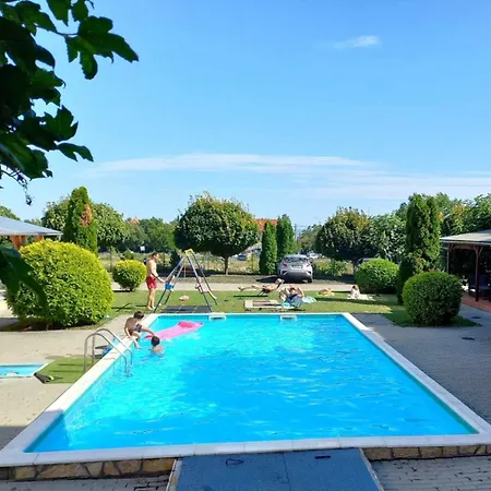 Aranyeso2 Apartman - Pool & Free Parking