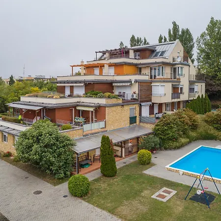 Apartment Aranyeso2 Apartman - Pool & Free Parking